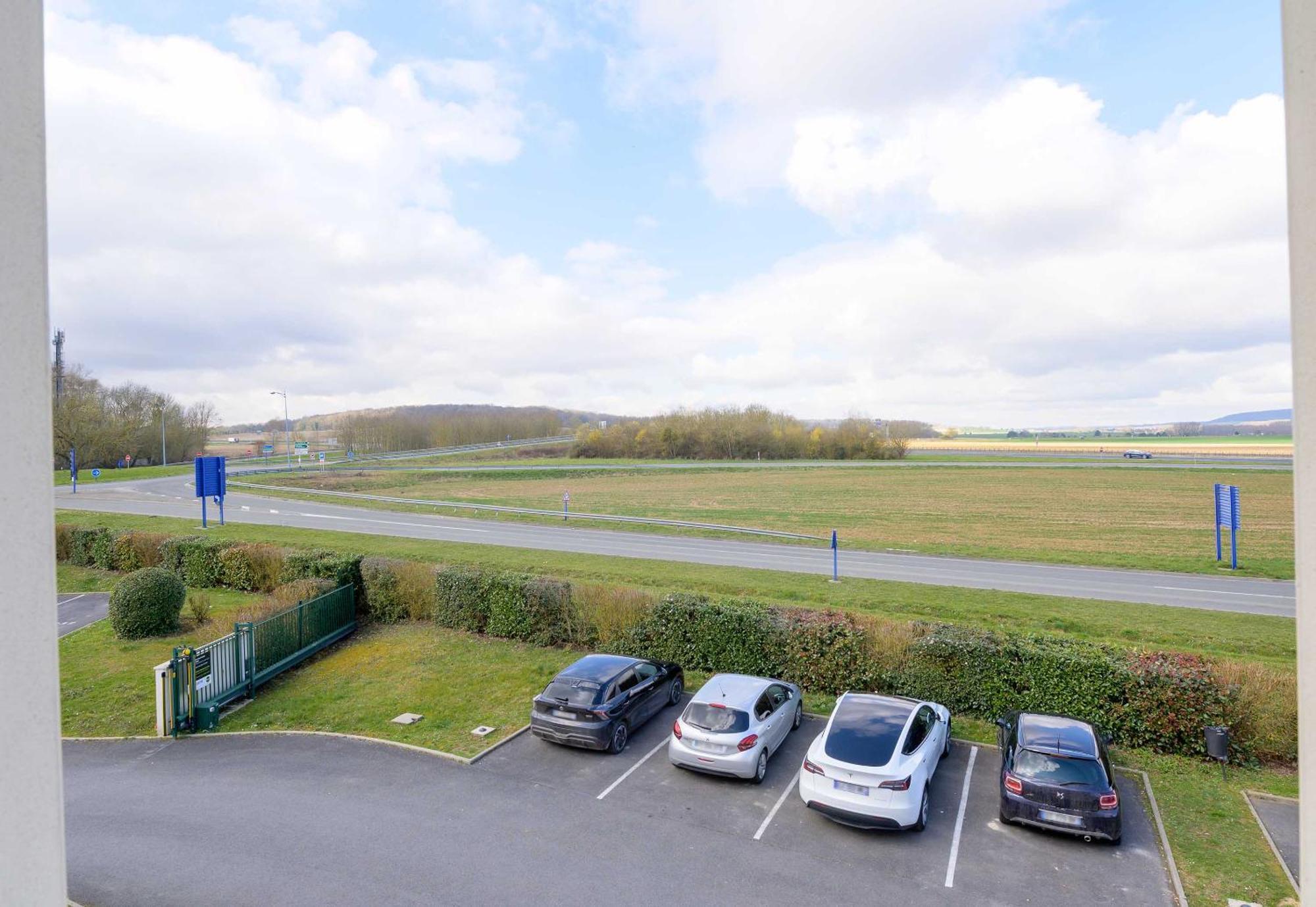 B&B Hotel Compiegne Thourotte Exterior photo